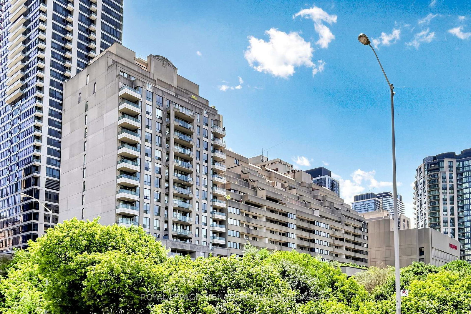 388-bloor-street-e-toronto-toronto-ontario-c13656004