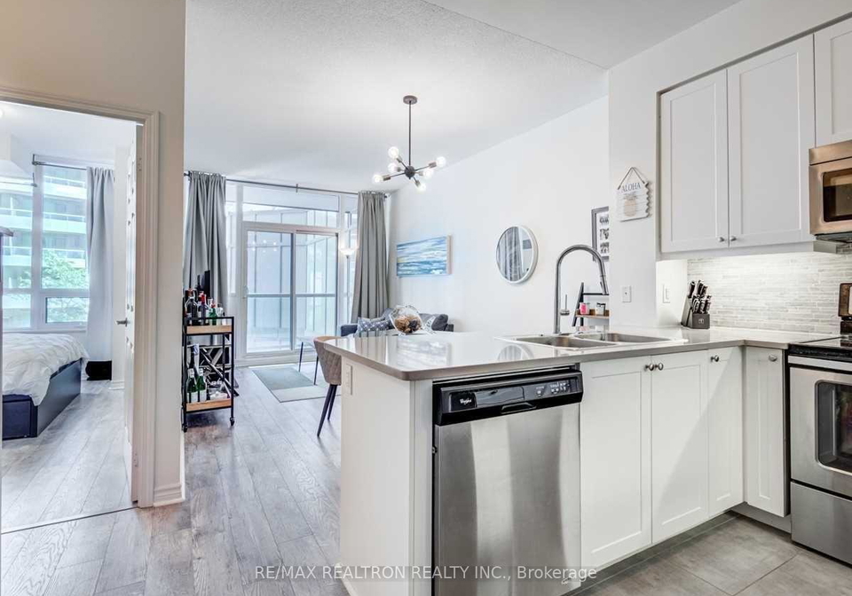 25-lower-simcoe-street-toronto-toronto-ontario-c13656082