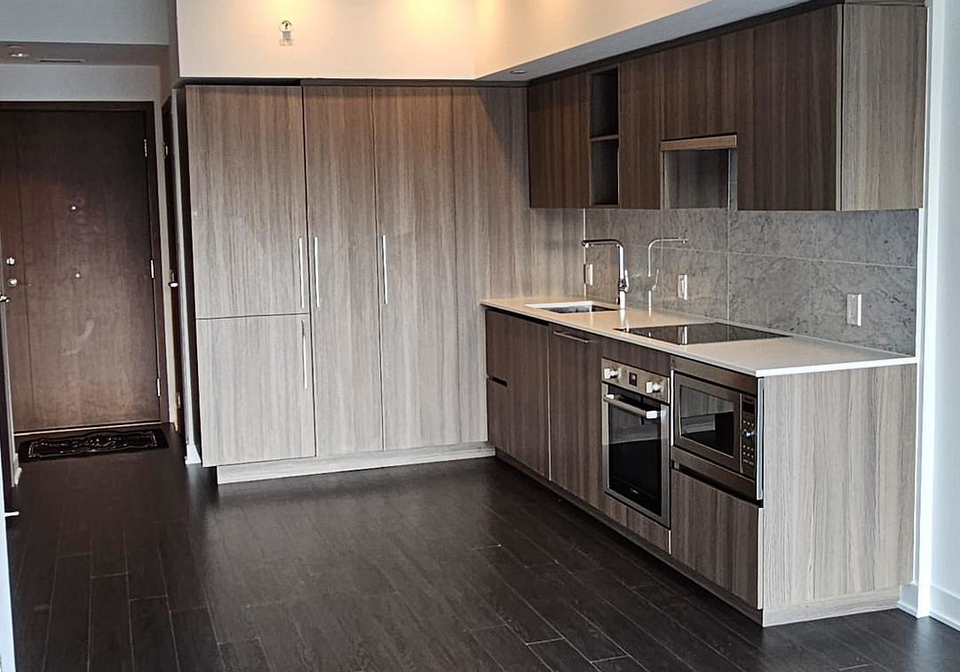 19-bathurst-street-toronto-toronto-ontario-c13656130