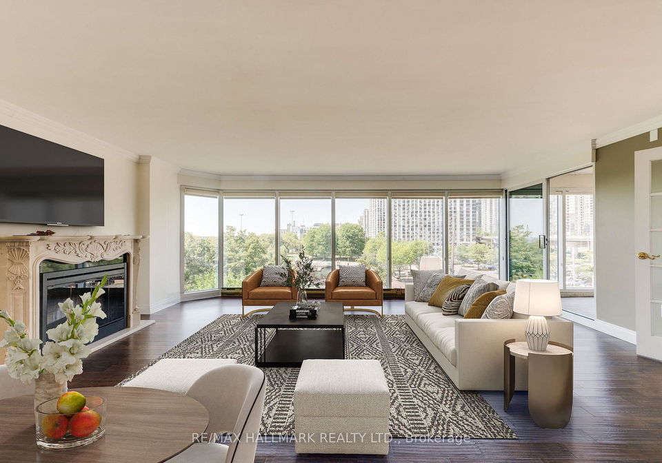 251-queens-quay-w-toronto-toronto-ontario-c13656256