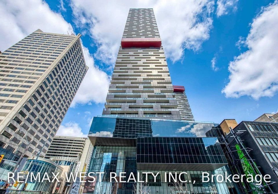 8-eglinton-avenue-e-toronto-toronto-ontario-c13656396