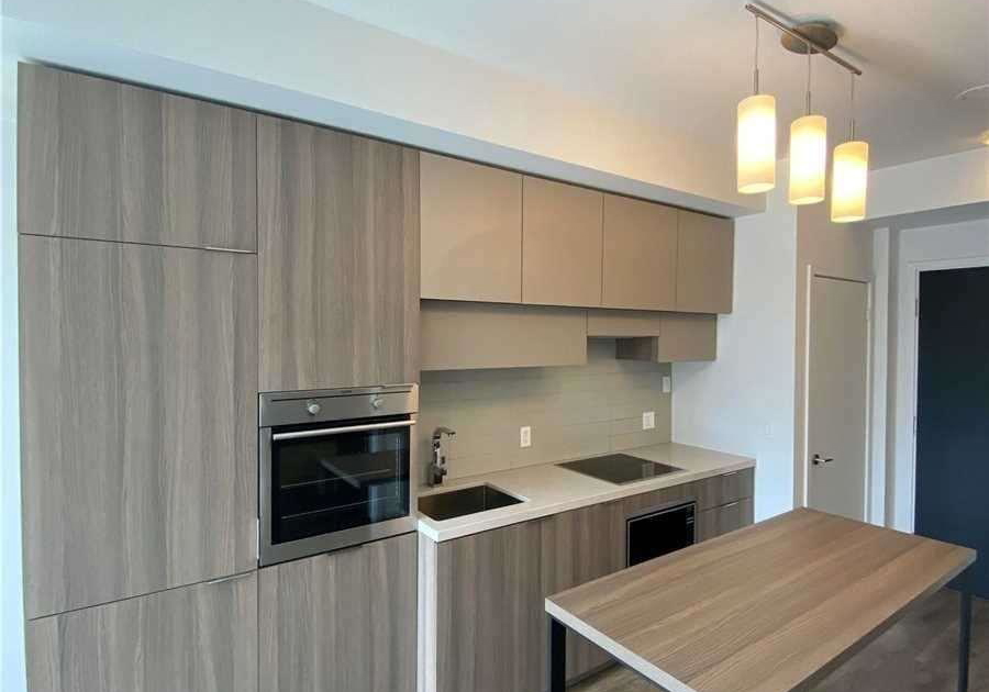 8-eglinton-avenue-e-toronto-toronto-ontario-c13656396