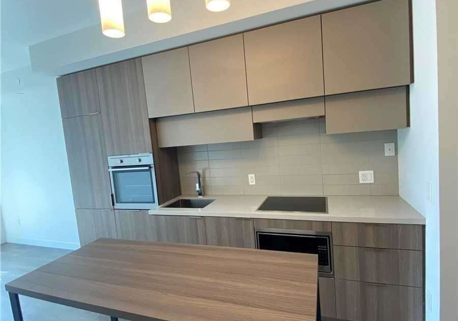 8-eglinton-avenue-e-toronto-toronto-ontario-c13656396