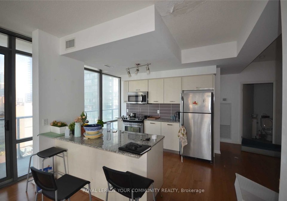 832-bay-street-toronto-toronto-ontario-c13656400