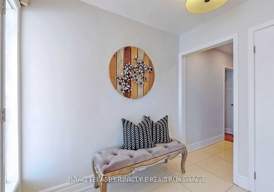 17-baroness-crescent-toronto-north-york-ontario-c13657062