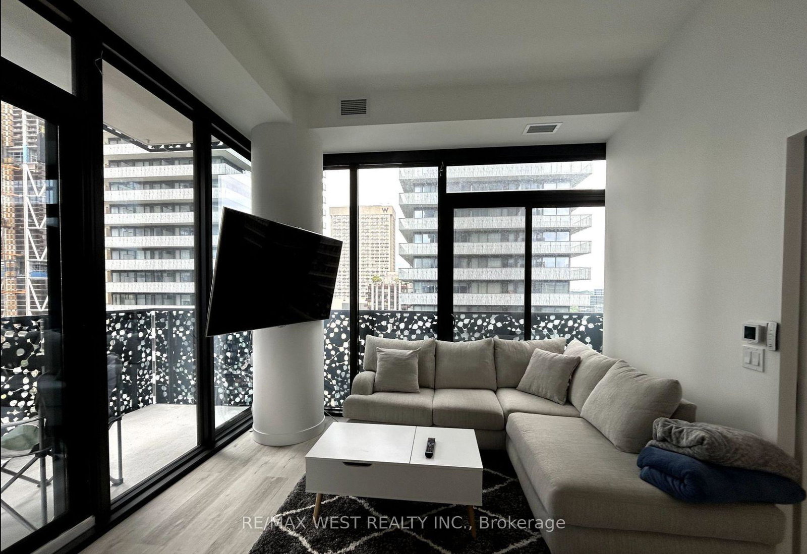 55-charles-street-e-toronto-toronto-ontario-c13657170