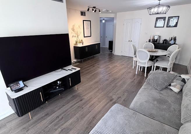 55-centre-avenue-toronto-toronto-ontario-c13657694