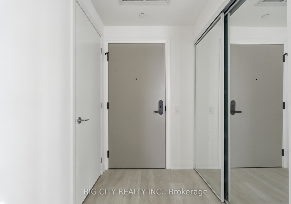 25-frederick-todd-way-toronto-east-york-ontario-c13658000