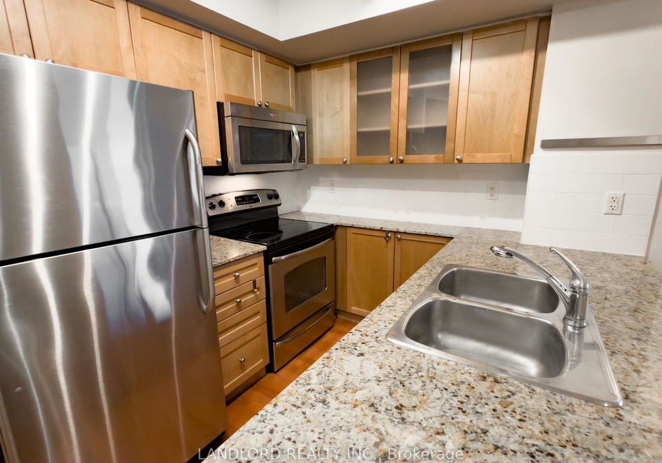 761-bay-street-toronto-toronto-ontario-c13658014
