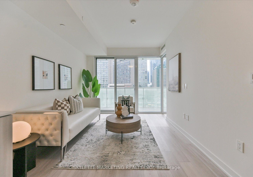 15-queens-quay-e-toronto-toronto-ontario-c13658062