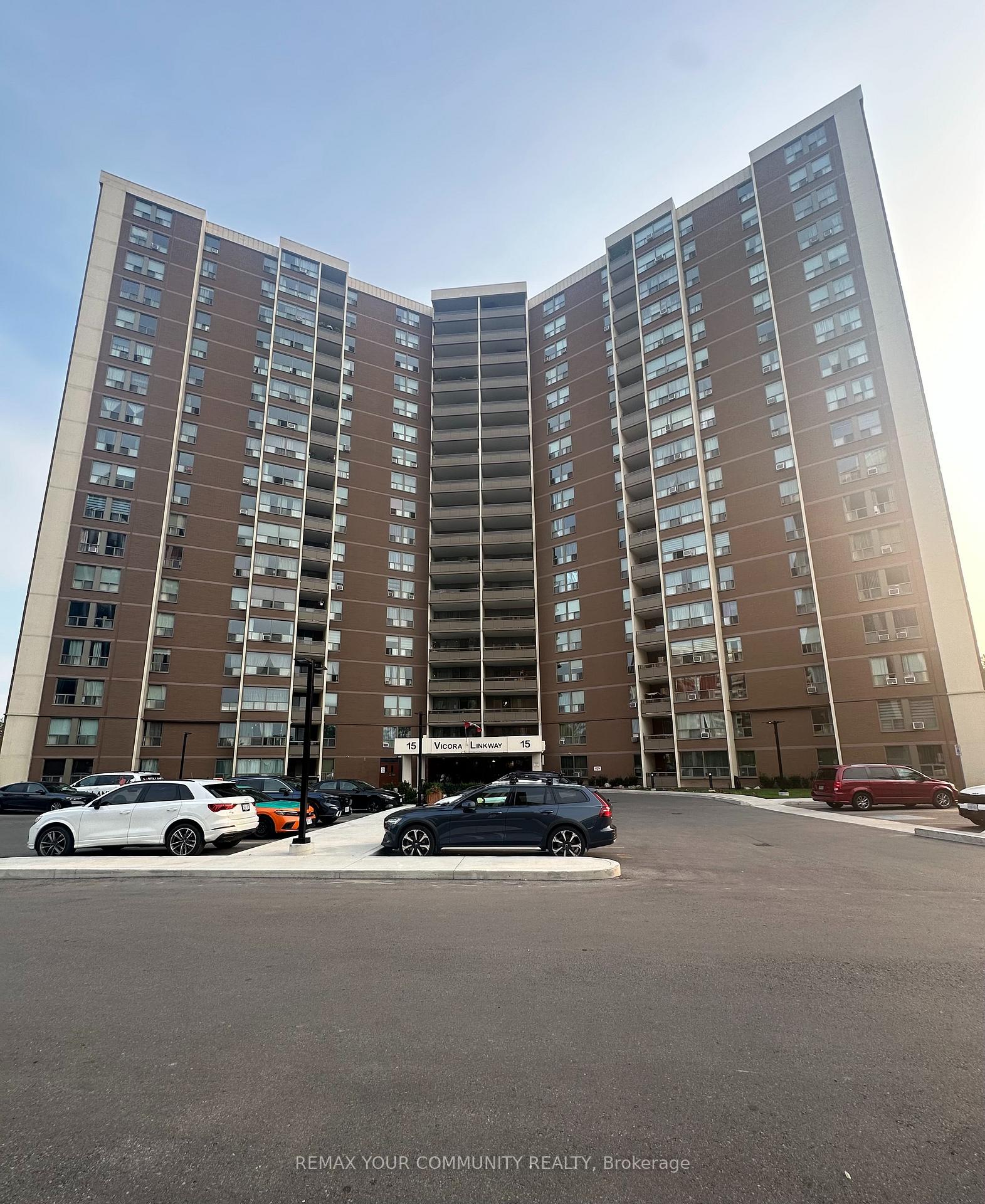 15-vicora-linkway-toronto-east-york-ontario-c13658458