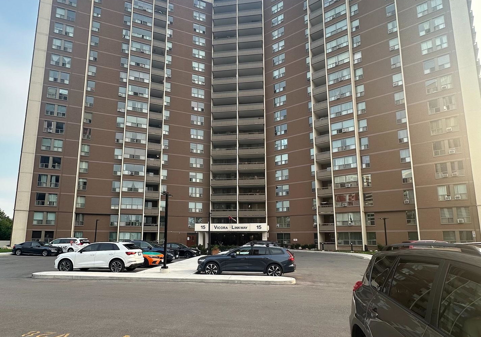 15-vicora-linkway-toronto-east-york-ontario-c13658458
