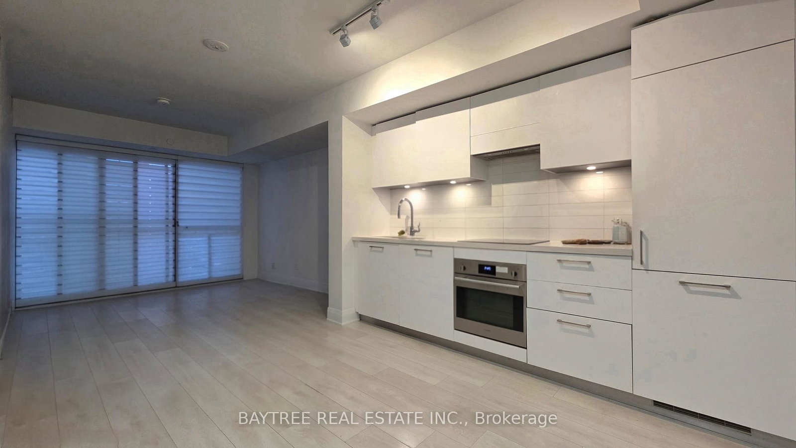 33-frederick-todd-way-toronto-east-york-ontario-c13658564