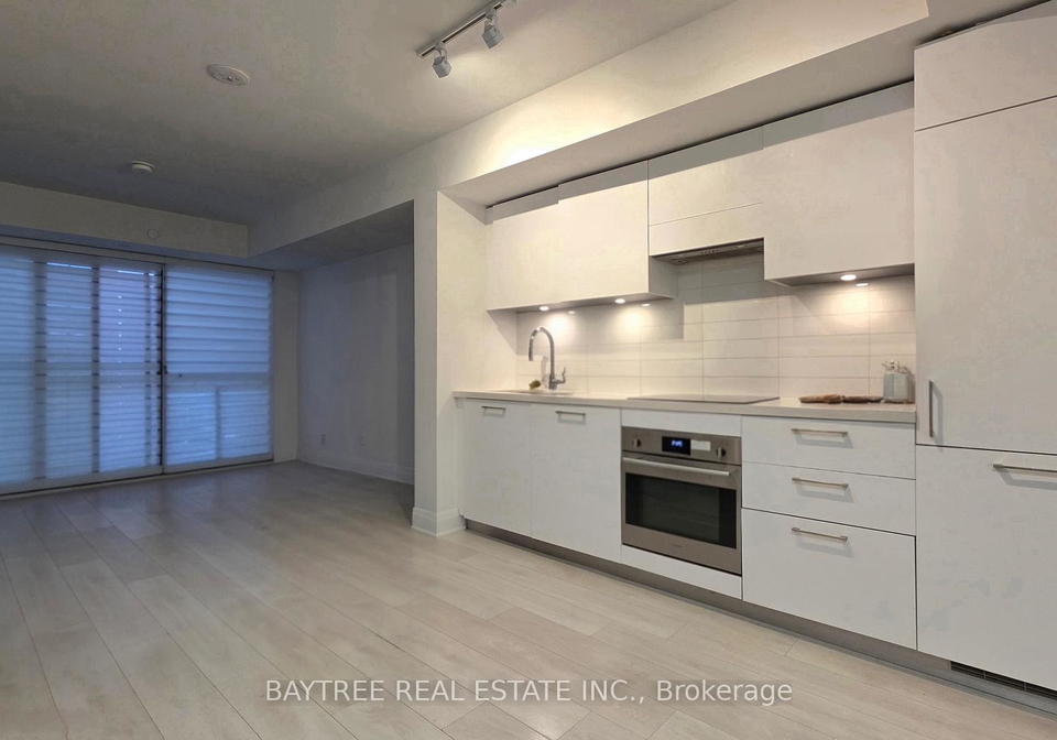 33-frederick-todd-way-toronto-east-york-ontario-c13658564