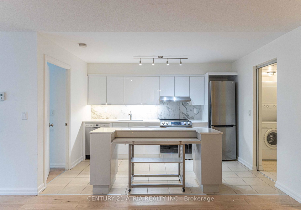 111-elizabeth-street-toronto-toronto-ontario-c13658566