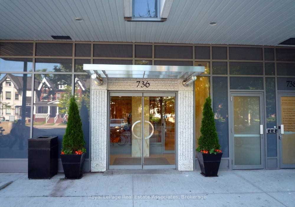 736-spadina-avenue-toronto-toronto-ontario-c13658614