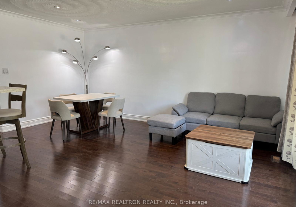 926-willowdale-avenue-toronto-north-york-ontario-c13658868