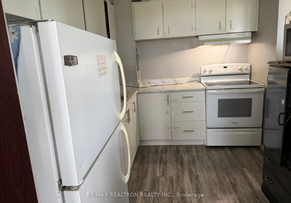 735-don-mills-road-toronto-east-york-ontario-c13659028