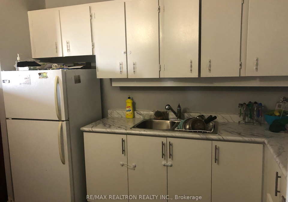 735-don-mills-road-toronto-east-york-ontario-c13659028