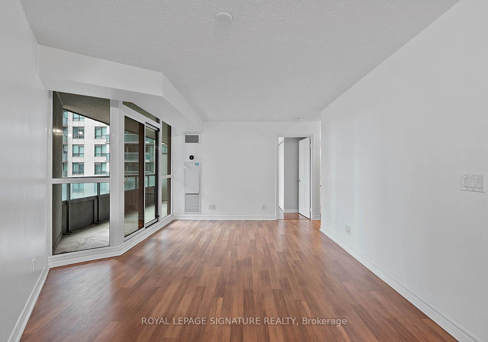 19-grand-trunk-crescent-toronto-toronto-ontario-c13659492
