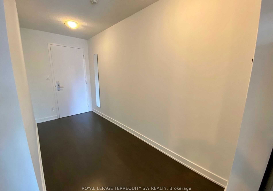 126-simcoe-street-toronto-toronto-ontario-c13659670