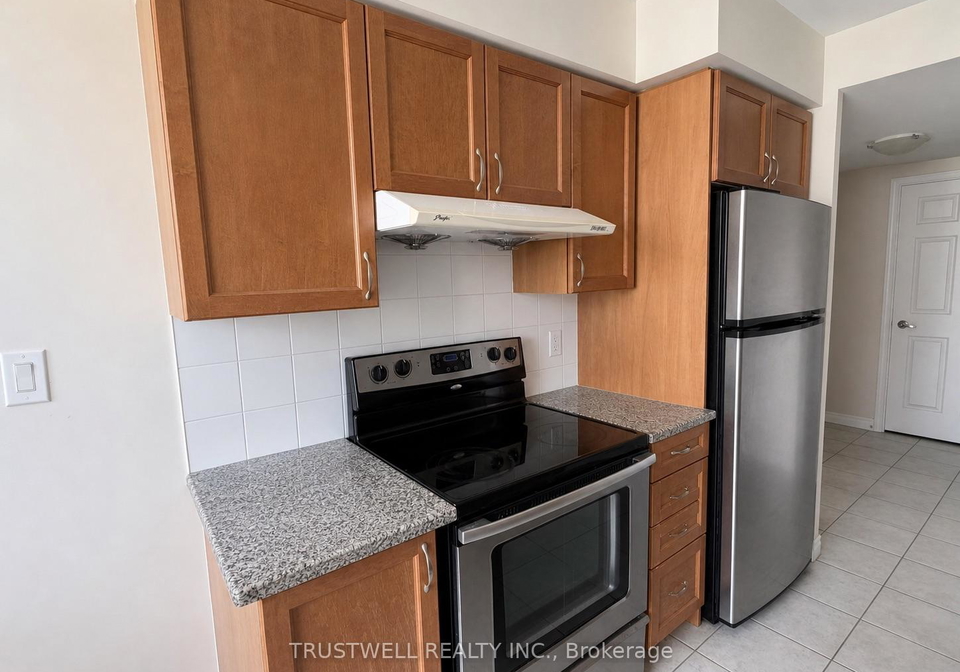 35-hollywood-avenue-toronto-north-york-ontario-c13659800