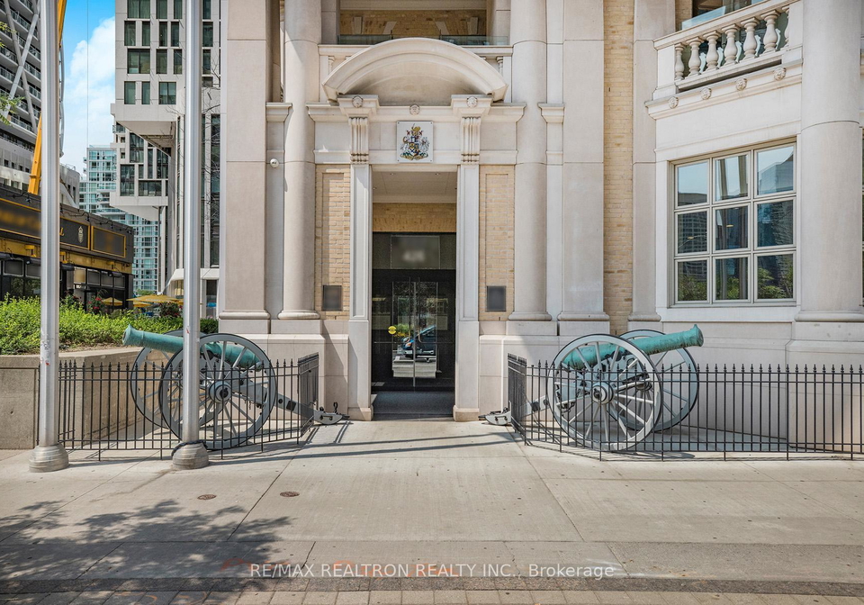 426-university-avenue-toronto-toronto-ontario-c13659950