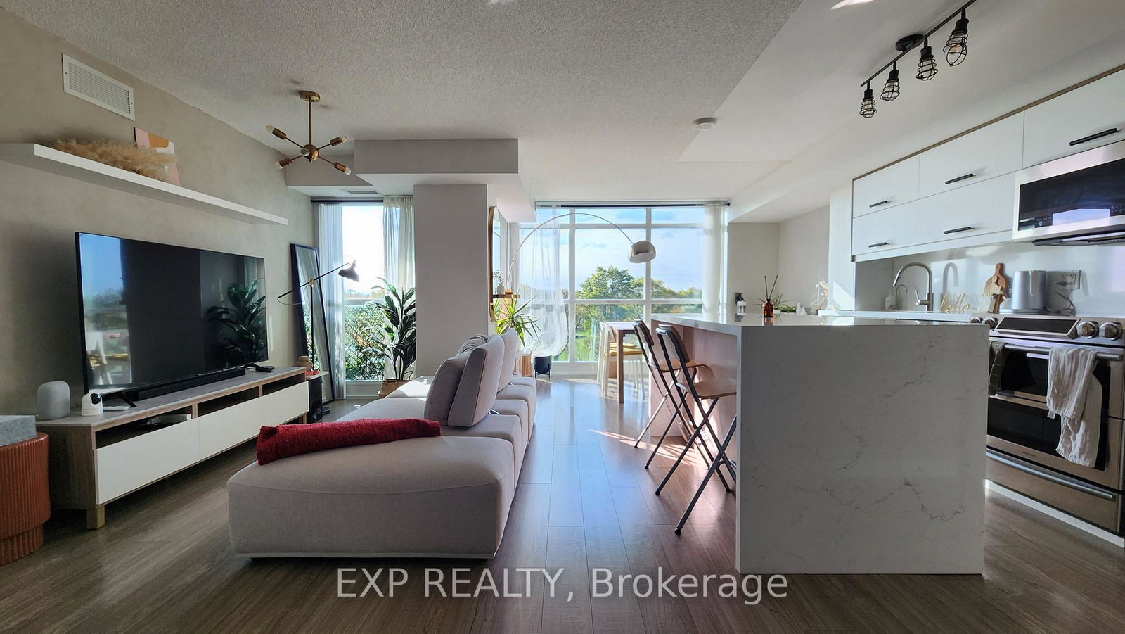 215-fort-york-boulevard-toronto-toronto-ontario-c13660386