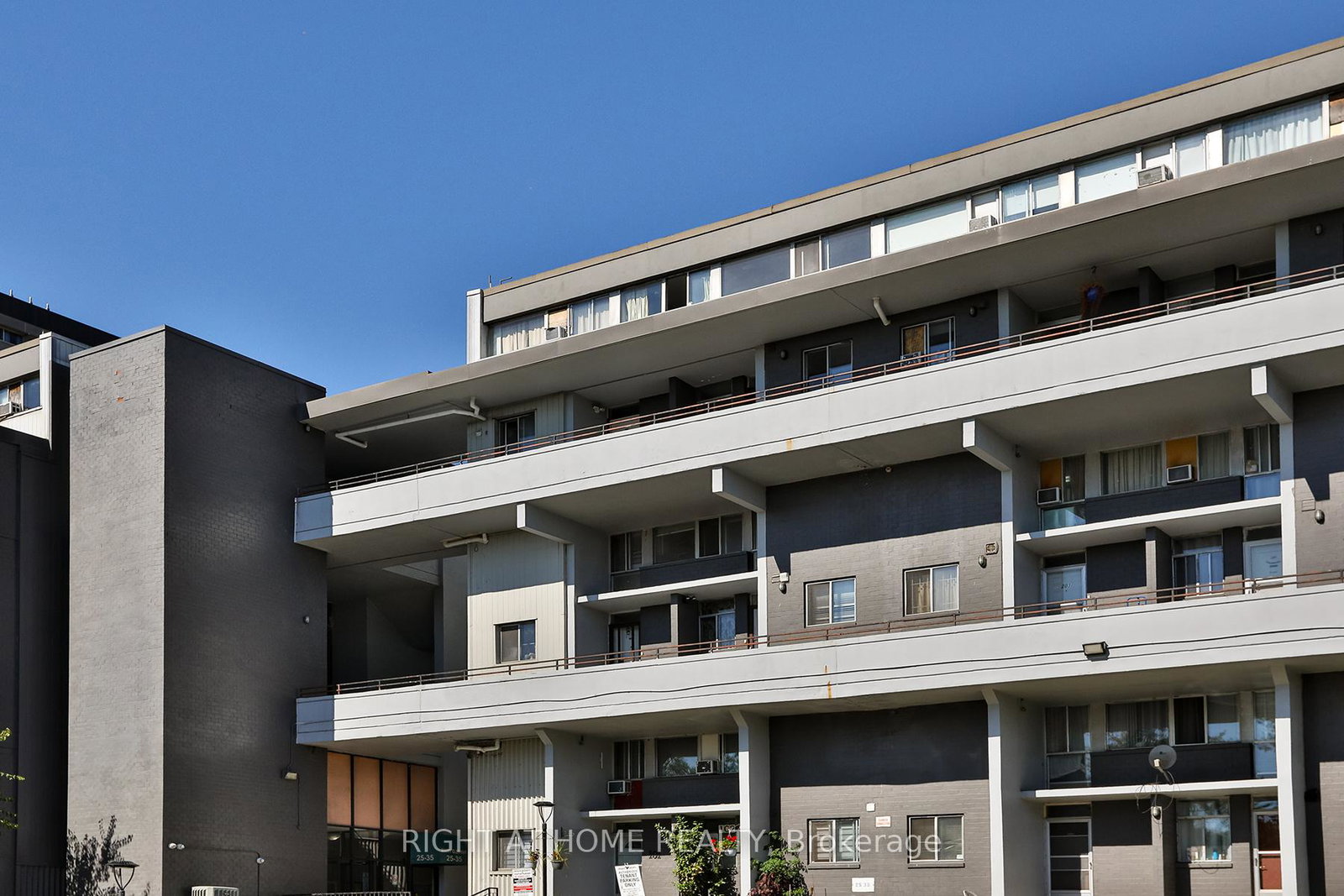 35-sunny-glenway-toronto-east-york-ontario-c13660514