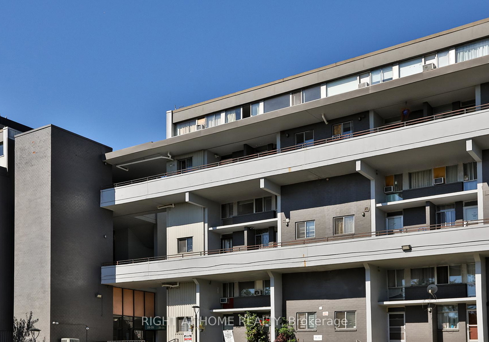 35-sunny-glenway-toronto-east-york-ontario-c13660514