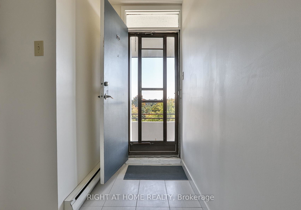 35-sunny-glenway-toronto-east-york-ontario-c13660514