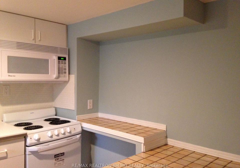 192-maxome-avenue-toronto-north-york-ontario-c13660530