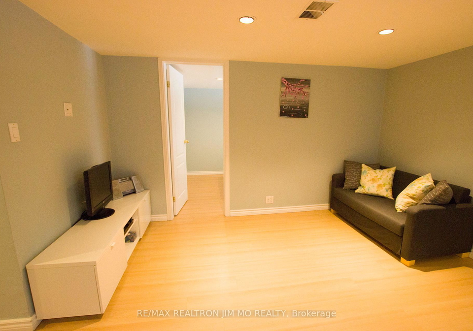 192-maxome-avenue-toronto-north-york-ontario-c13660530