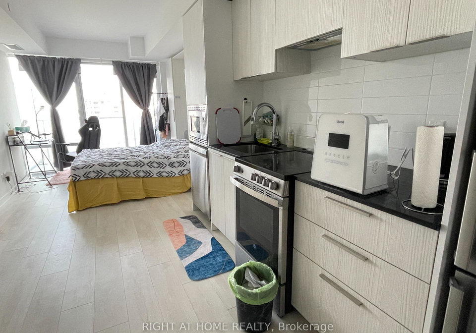 501-yonge-street-toronto-toronto-ontario-c13660550