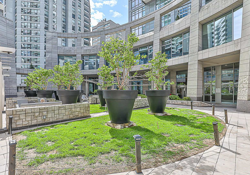 2191-yonge-street-toronto-toronto-ontario-c13660558