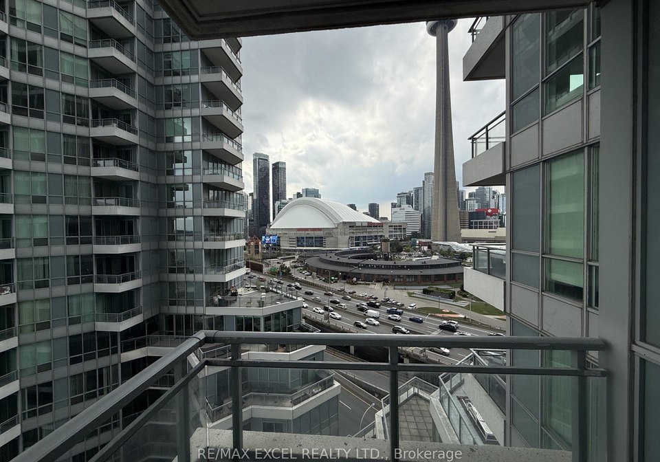 228-queens-quay-w-toronto-toronto-ontario-c13660562