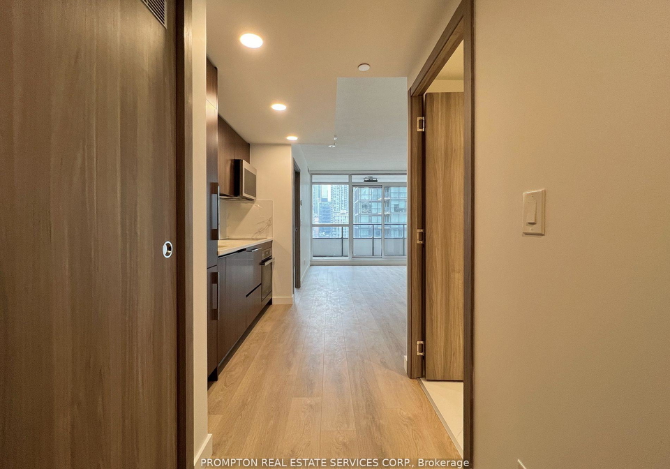 38-widmer-street-toronto-toronto-ontario-c13660584