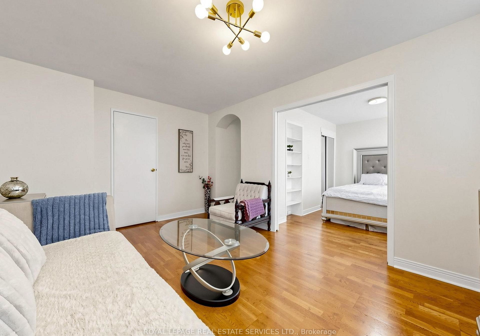 580-christie-street-toronto-toronto-ontario-c13660622