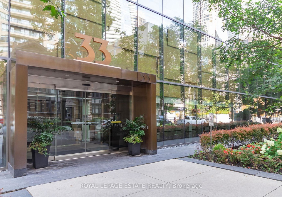 33-charles-street-e-toronto-toronto-ontario-c13660810