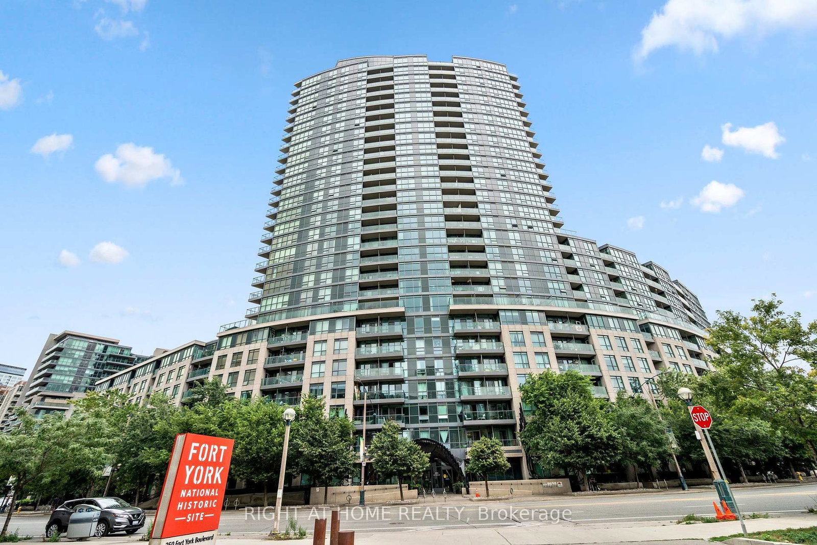 231-fort-york-boulevard-toronto-toronto-ontario-c13660914