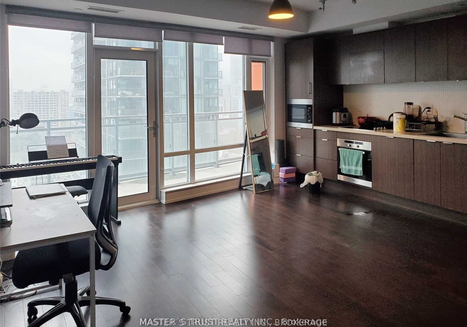 21-widmer-street-toronto-toronto-ontario-c13660996