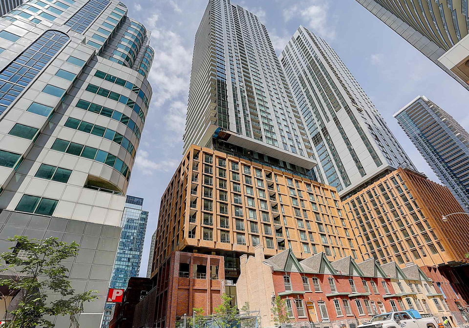 8-widmer-street-toronto-toronto-ontario-c13660998