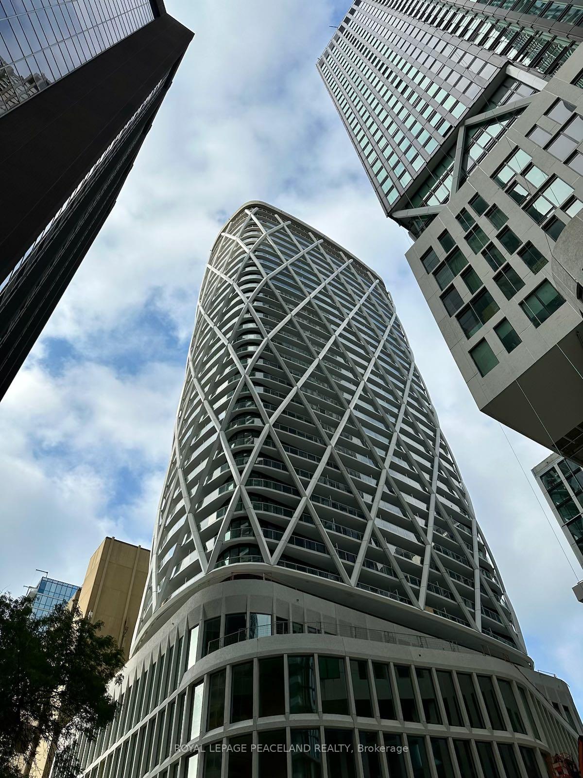 230-simcoe-street-toronto-toronto-ontario-c13661162