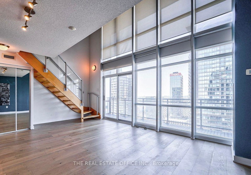 15-fort-york-boulevard-toronto-toronto-ontario-c13661218