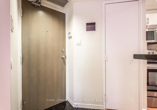 1001-bay-street-toronto-toronto-ontario-c13661302