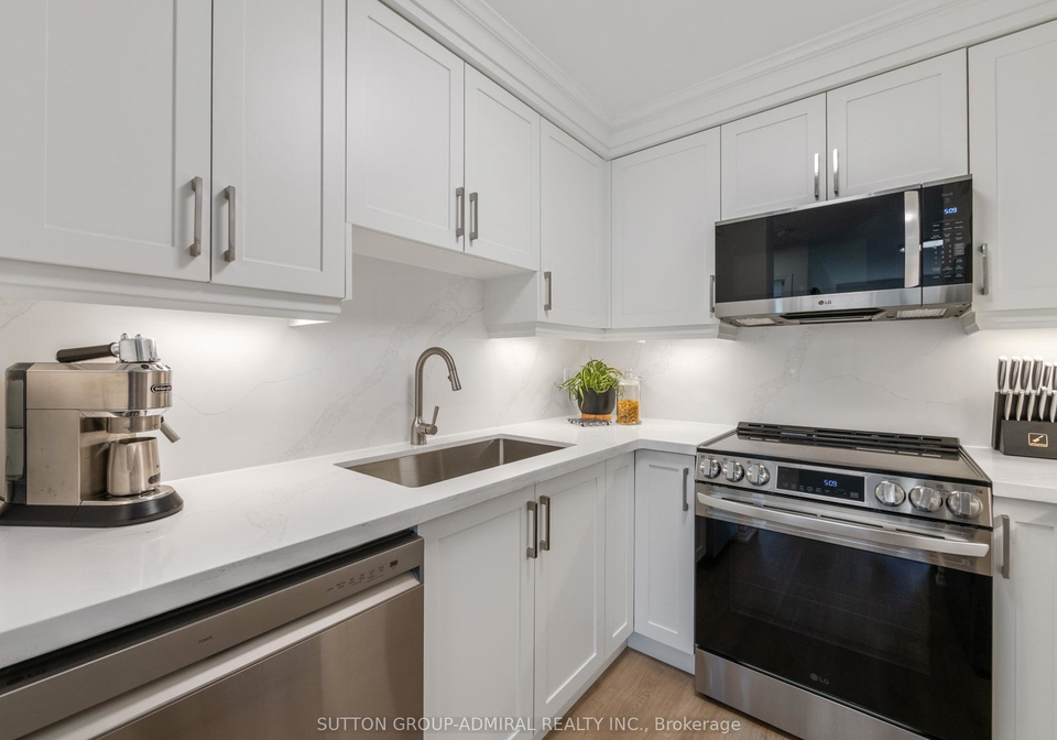 35-finch-avenue-e-toronto-north-york-ontario-c13661348