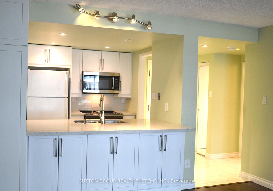 717-bay-street-toronto-toronto-ontario-c13661396