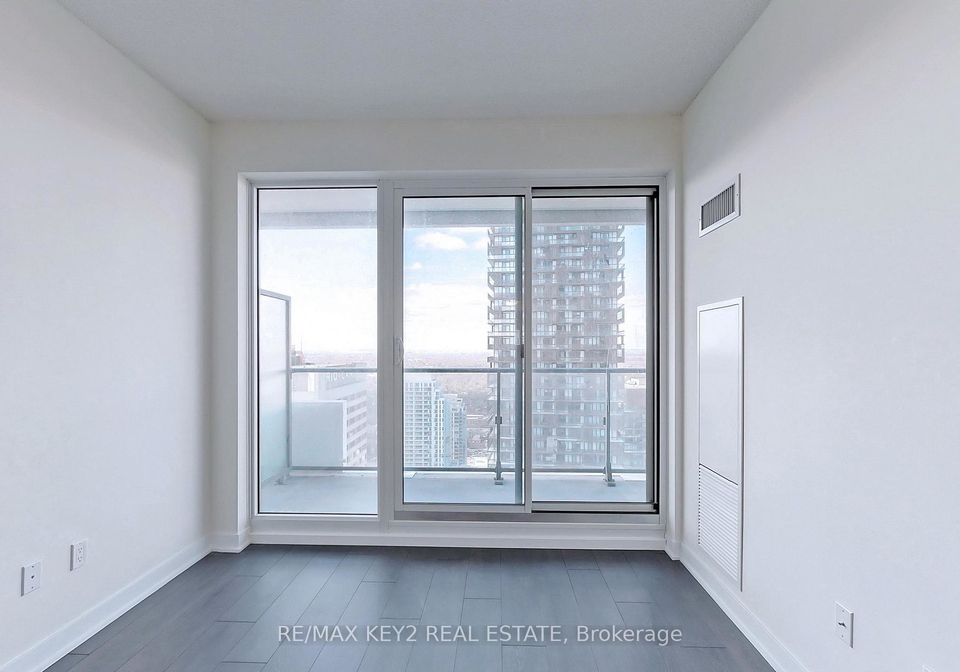2221-yonge-street-toronto-toronto-ontario-c13661408