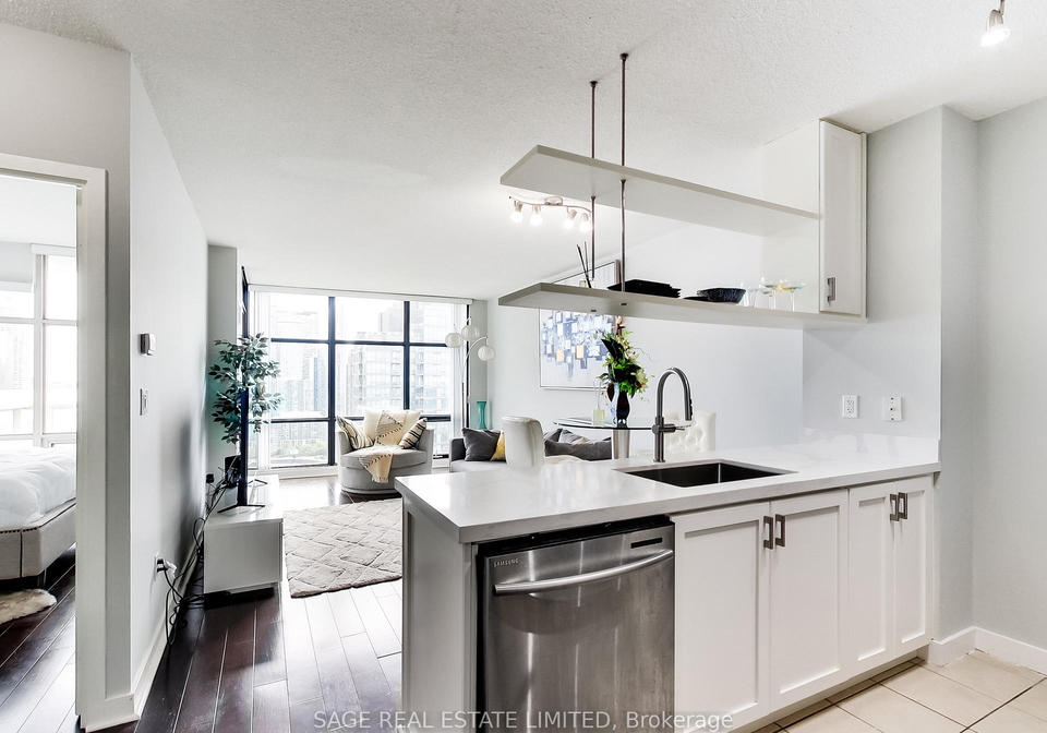 35-mariner-terrace-toronto-toronto-ontario-c13661578