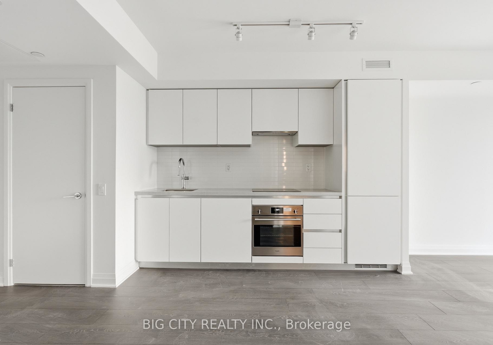 25-frederick-todd-way-toronto-east-york-ontario-c13661624